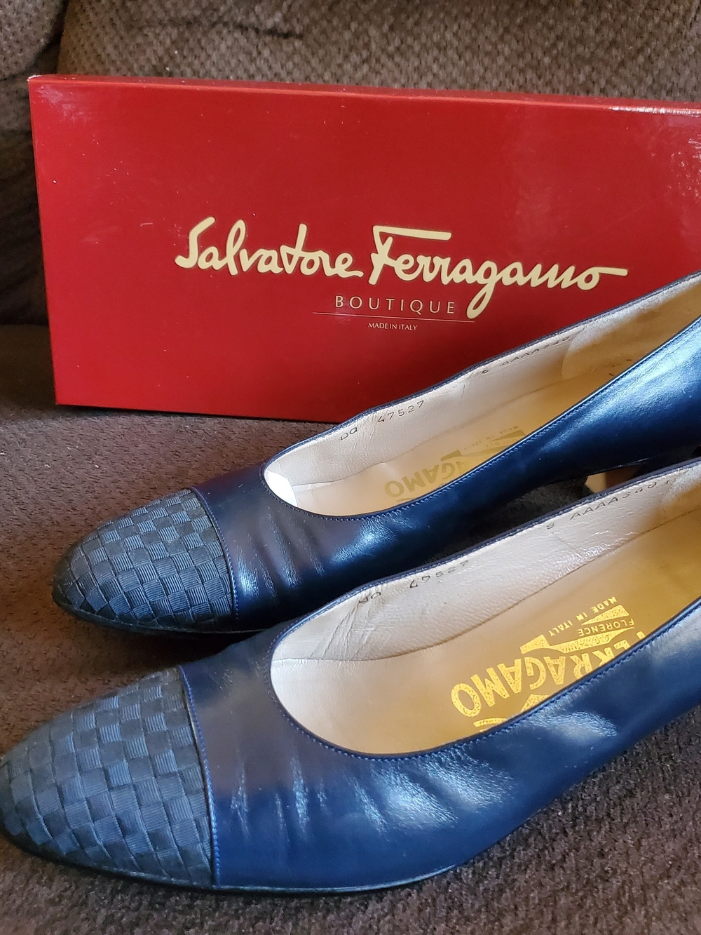 Salvatore Ferragamo Navy Leather Cap-Toe Flats SIZE 9 AAAA